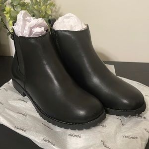 NWT Women’s black bootie